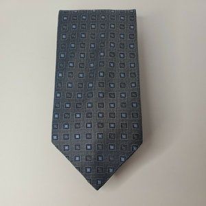 Chas Reed & Co. Collection 100 % Silk Necktie Grey W/ Squares Patterned